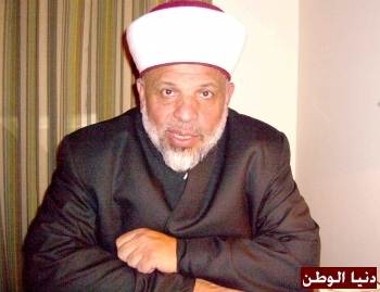 الشيخ التميمي يروي تفاصيل ساعات عرفات الأخيرة:أبو عمار دفن مرتين..الأولى مع النعش والثانية بدونه بعد تفرق الحشود