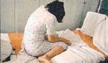 علاقة امي بالسائق....ماذا افعل