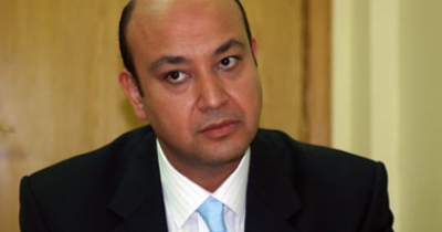 عمرو أديب يجمع 50 مليون جنيه لمنكوبى السيول