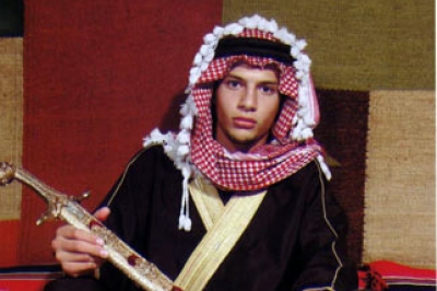 معجبات يطاردن مهند  الفلسطيني