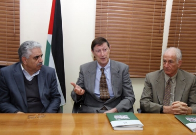وكالة الفضاء الامريكية ناسا توقع اتفاقيات مع السلطة الفلسطينية