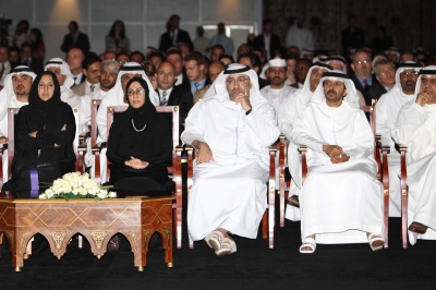 محمد بن راشد يطلق مبادرة تستهدف مليون مصاب بالعمى..شاهد الصور