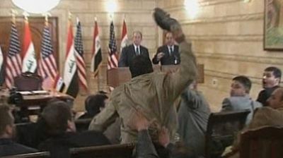 أمريكا تطلب من المالكي إحراق صورة منتظر كبطل واطلاق سراحه بشروط تنهي اسطورته