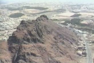 مشاهد لساحة معركة أحد وجبل الرماة وقبر حمزة عم الرسول
