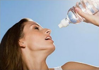 شرب كميات كبيرة من الماء لا يحسن الصحة