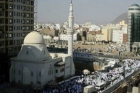 قاض سعودي يلزم وافدا بتنظيف 5 مساجد لتخلفه عن صلاة الجماعة