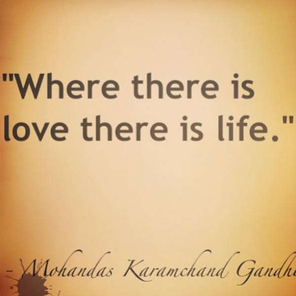 إليسا تنشر صور عشاء حميمي... من هو الشخص المجهول؟ اليسا