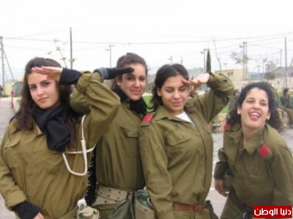 شاهد بالصور كيف تعيش مجندات الجيش الاسرائيلي على حدود