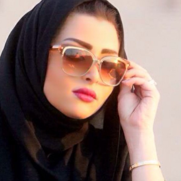 بالصور للجمال البدوي سحر خاص مع احدث لوك للمذيعة العراقية حنين النقدي بالزي البدوي