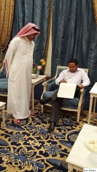 طباخ الملوك السعودي يفضح اسرار القصور وضيوفهم .. احدهم ظن السمكة ديكور!! طباخ الملوك السعودي يفضح اسرار القصور وضيوفهم .. احدهم ظن السمكة ديكور!!