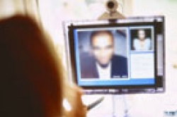 ممارسات فاحشة عبر الكاميرات:علاقات صداقة وحب وجنس في غرف الدردشة العربية
