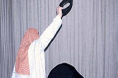 مراهقة سعودية تلقى حتفها على يد والدها لاتصالها بوالدتها