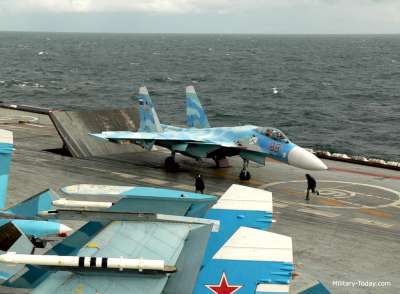 جنرال روسي: حاملة طائرات روسية تتوجه الى السواحل السورية وأي هجوم على السفن الروسية سيعتبر اعلان الحرب