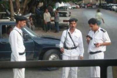 احتيال الإنترنت .. عاطل يبيع لطبيبة مصرية حفار نفط كويتياً بمليون