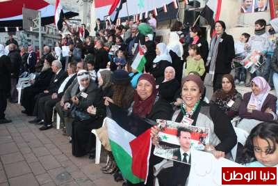 تم خلال هذا المهرجان تلوين العلم السوري ببصامات اليد تأكيدا على الانتماء للوطن الام سوريا ورفضا للاجراءات الاحتلالية الاسرائيلية بحق الجولان. 9998311434