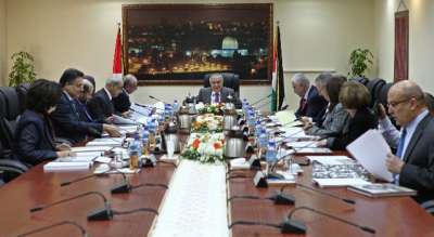 الرئيس يسعى لتحقيق المصالحة .. مصادر: تشكيل الحكومة قبل نهاية الاسبوع .. كشوف "السفراء" و "الوزراء" تُثير لغطاً
