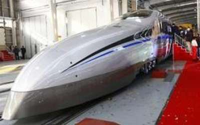الصين تختبر قطار ينطلق بسرعة