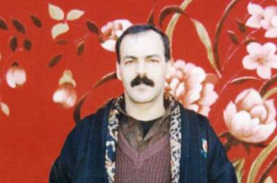 قضية الأسرى .. بين مطرقة الانقسام وسنديان التفاوض .. بقلم اسير في السجون الاسرائيلية