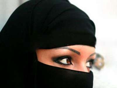 سيدة سعودية تطلب الطلاق لأن زوجها لا ينجب سوى الإناث