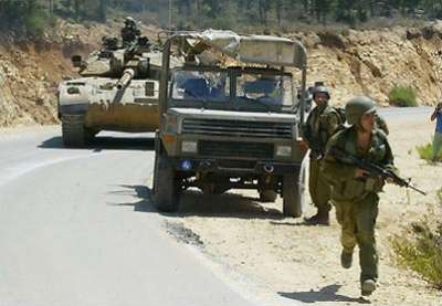 الجيش الإسرائيلي : سنتحرك نحو سيناء لملاحقة الإرهابين الذين أطلقوا الصواريخ علي إيلات