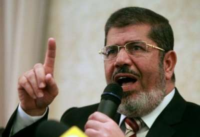 مرسي يجتمع بوزيري الدفاع والداخلية
