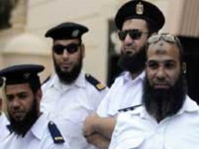 حكم قضائي نهائي يمكن رجال الشرطة بمصر من الحق في إطلاق لحاهم