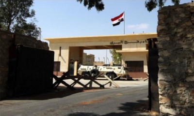 موظفي الاخوان المسلمين بمعبر رفح يهددون بفتح المعبر بالقوة ، والشرطة المصرية ترفض وتعتدي على احدهم
