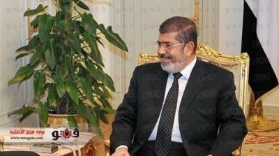 يوميات مرسى فى السجن .. يعتبر نفسه في رحلة استجمام وأنه عائد الى منصبه قريباً ويتعامل مع طاقم الحراسة على اعتبار أنه الرئيس