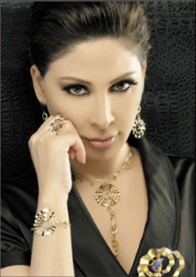 رغم انها لا تحب إختراق خصوصيتها .. تسريب صورة إليسا في المستشفى
