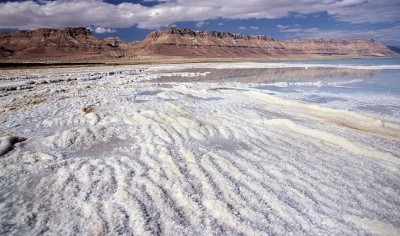 تكوينات غريبة للملح في البحر الميت