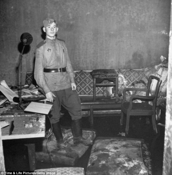 صور نادرة شاهد اللحظات الأخيرة لأدولف هتلر