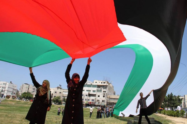 وزارة الثقافة تطلق فعالية أطول علم فلسطيني مرفوعاً