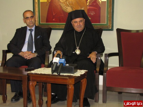 مؤتمر صحفي في حيفا يقدم مطران الكاثوليك الجديد   دنيا الوطن
