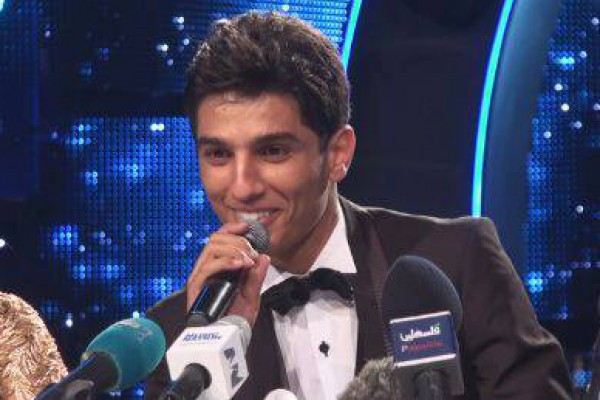 النجم الفلسطيني محمد عساف ضيف حلقة النتائج في Arab Idol   دنيا الوطن