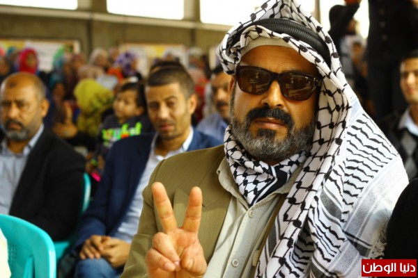 بالصور ..  النحال  شبيه أبو عمار يحظى بشعبية كبيرة في غزة   دنيا الوطن