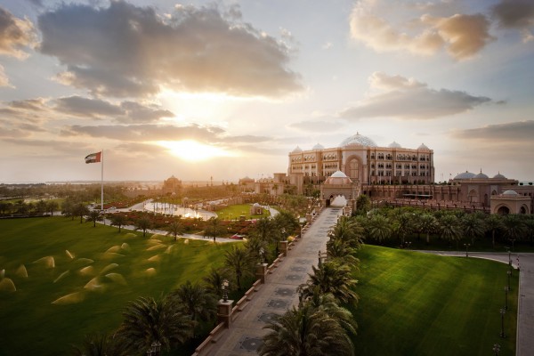 قصر الامارات يعلن تحقيق ارباح قياسية عام 2014   دنيا الوطن