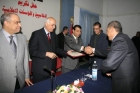محافظ غزة يكرم عدد من الصحفيين والمؤسسات الاعلامية والمواقع الالكترونية
