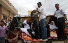 حدث في غزة لأول مرة .. حفل زفاف على جرافة