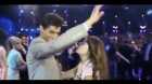 بالفيديو.. كيف تفاعل محمد عساف مع الجمهور وفتيات يتدافعن لمصافحته