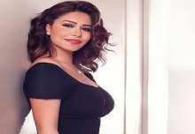 صورة شيرين عبد الوهاب مع شاب وسيم عيونه ملونة تثير الجدل!