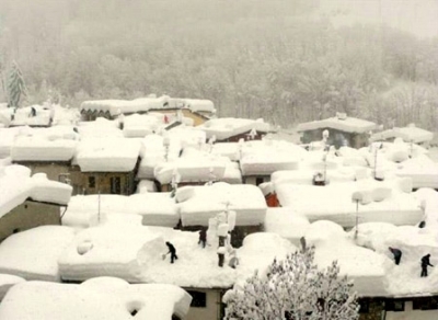صور لغرق بعض المدن الايطالية تحت الثلوج