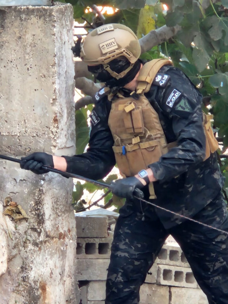 الشرطة: الطرود التي جرى الاشتباه بها تبين أنها وهمية .. صور