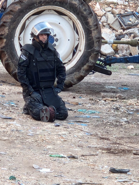 الشرطة: الطرود التي جرى الاشتباه بها تبين أنها وهمية .. صور