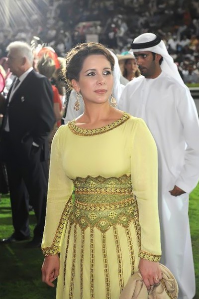 4 жена шейха. Принцесса Хайя и Шейх Мохаммед. Жена шейха Дубая. Самые красивые жены шейхов. Жена шейха в возрасте.