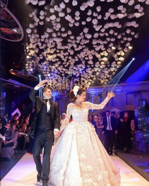 فساتين زفاف 2017 أفخمها من تصميم زهير مراد 3910812537