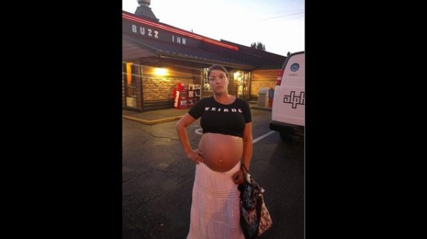 مطعم لم يُقدم الطعام لامرأة حامل بسبب ملابسها    3910829991