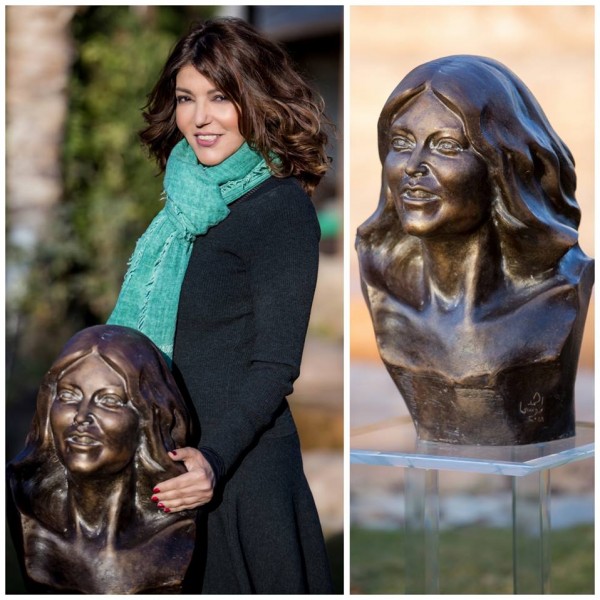 نتيجة بحث الصور عن جمهور سميرة سعيد يهديها تمثالا في عيد ميلادها هذه تفاصيله