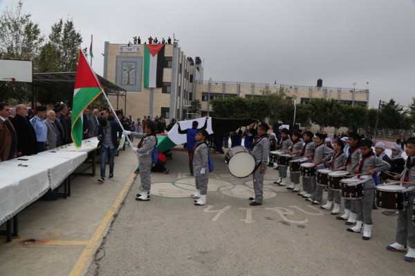 الفلسطينيون يحتفلون بيوم الكوفية 3910928994