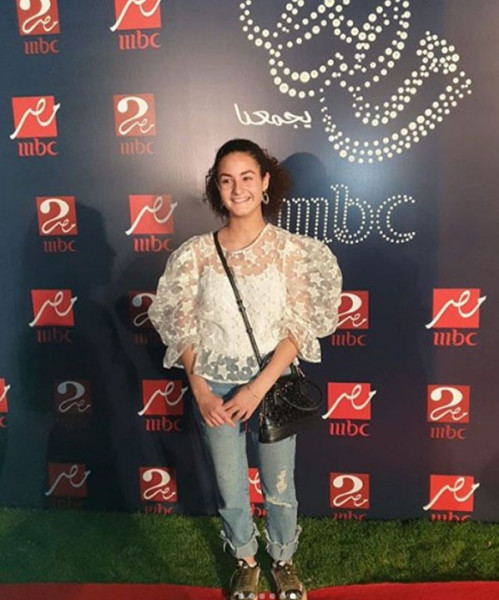داليا البحيري تحتفل بنجاح ابنة زوجها الفنانة الشابة داليا البحيري تحتفل بنجاح ابنة زوجها الفنانة الشابة