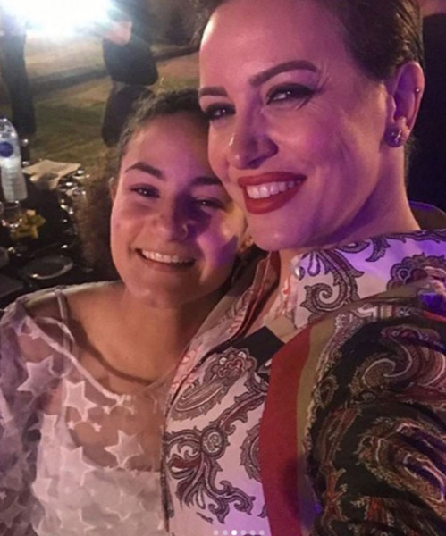 داليا البحيري تحتفل بنجاح ابنة زوجها الفنانة الشابة داليا البحيري تحتفل بنجاح ابنة زوجها الفنانة الشابة